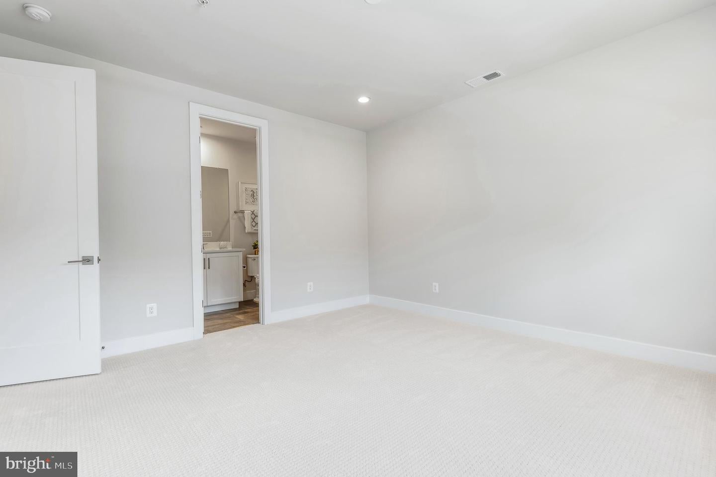 Bethesda, Maryland, 20817, United States, 5 Bedrooms Bedrooms, ,5 BathroomsBathrooms,Residential,Active,1880183