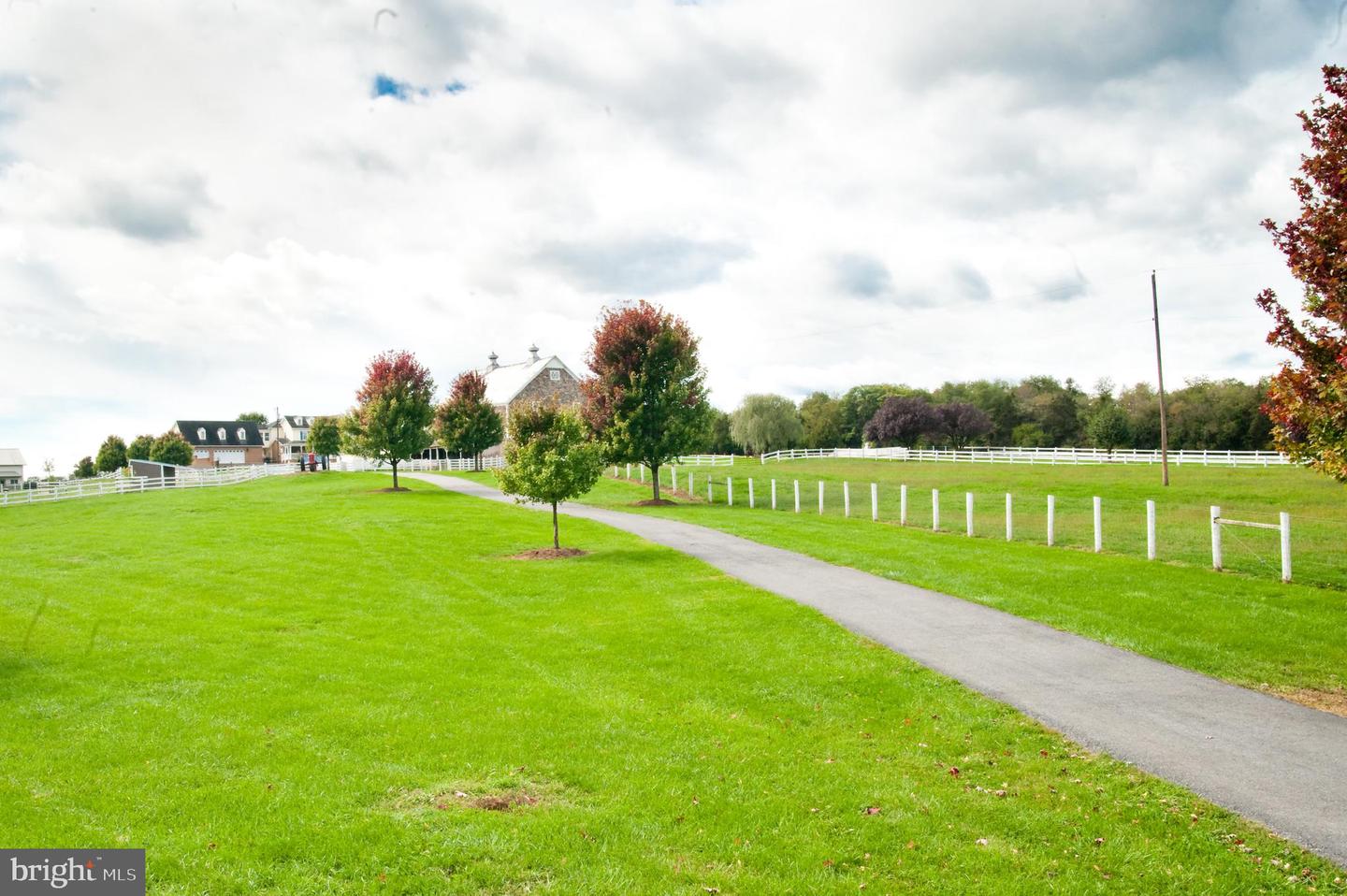 Martinsburg, West Virginia, 25404, United States, 5 Bedrooms Bedrooms, ,3 BathroomsBathrooms,Residential,Active,1936417