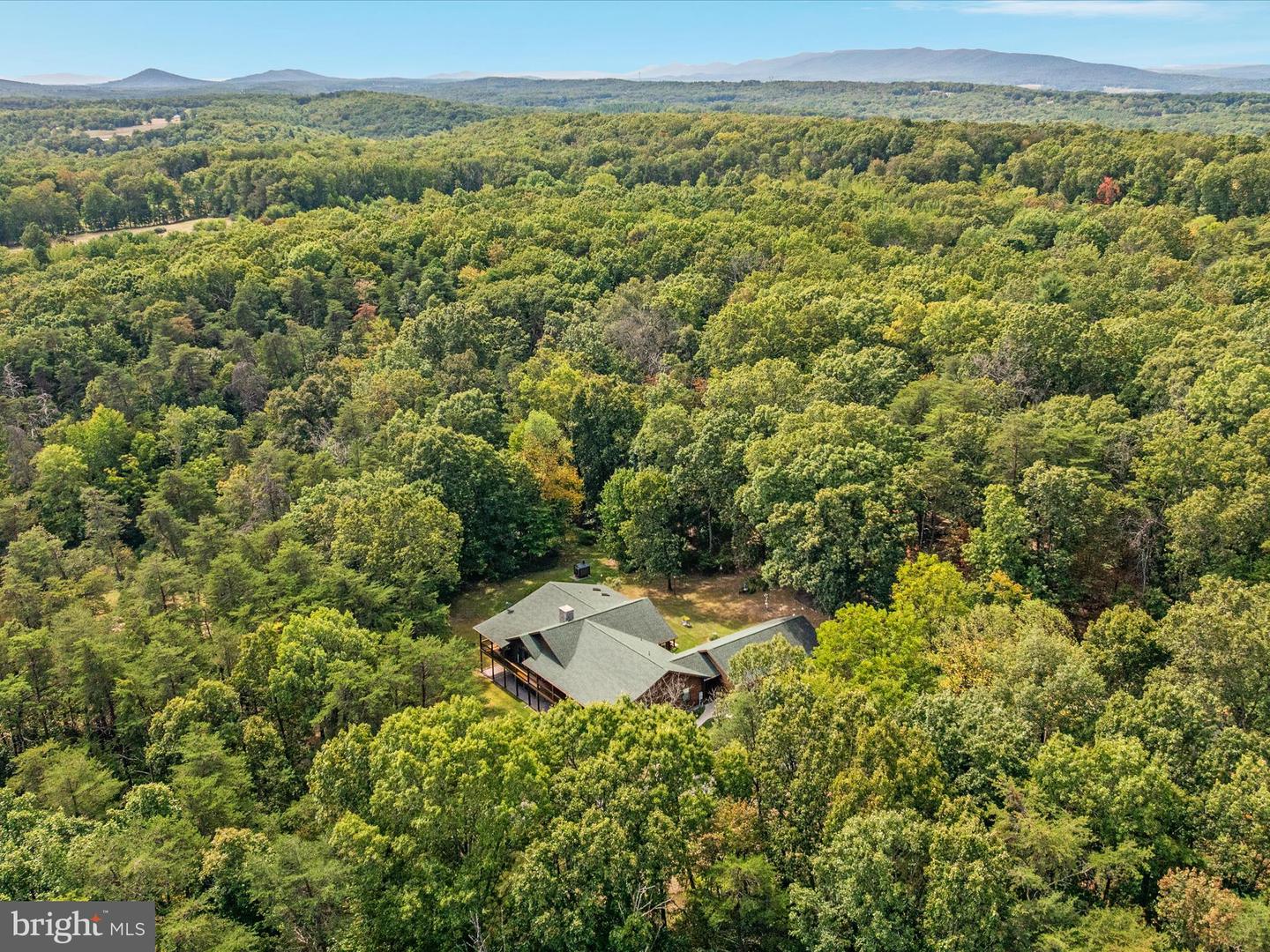 Winchester, Virginia, 22603, United States, 4 Bedrooms Bedrooms, ,4 BathroomsBathrooms,Residential,Active,1943761