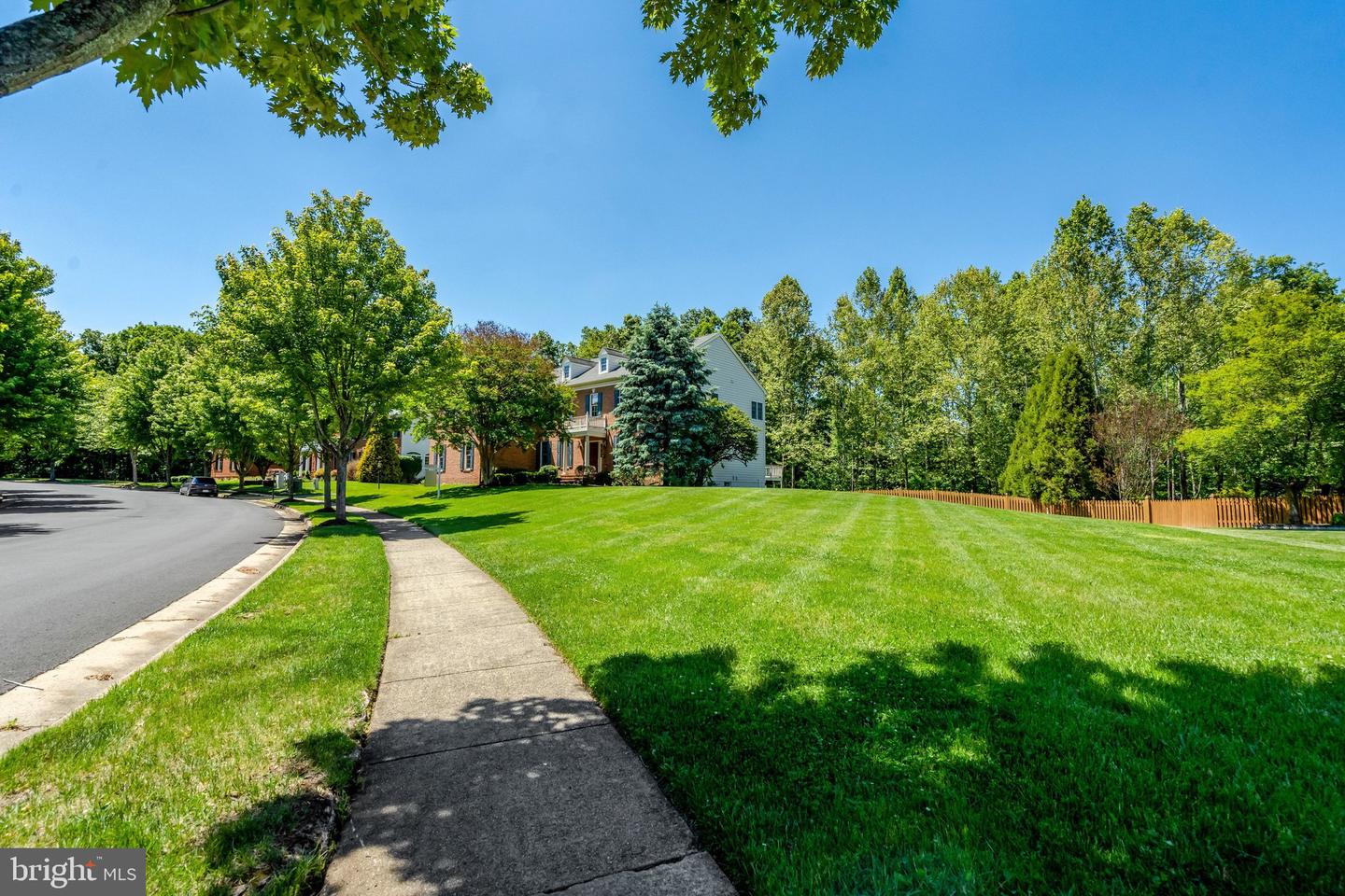 Haymarket, Virginia, 20169, United States, 5 Bedrooms Bedrooms, ,5 BathroomsBathrooms,Residential,Pending,2031766