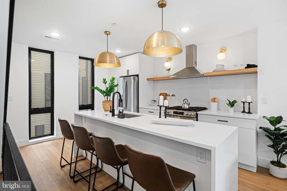 1936 E YORK ST Unit 4-38  