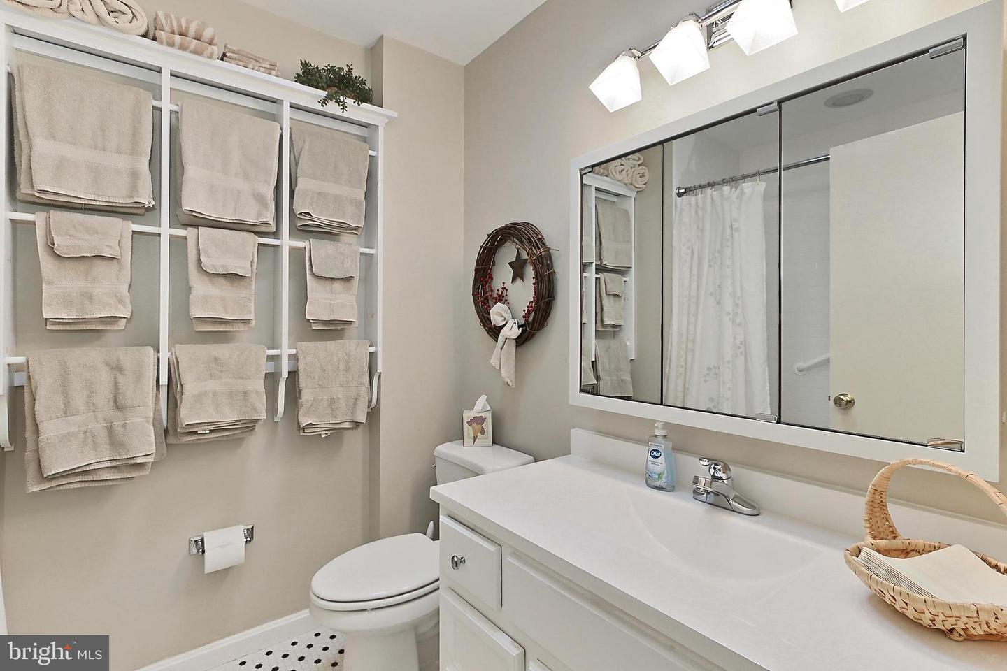 Fairfax, Virginia, 22032, United States, 4 Bedrooms Bedrooms, ,3 BathroomsBathrooms,Residential,Active,1810450