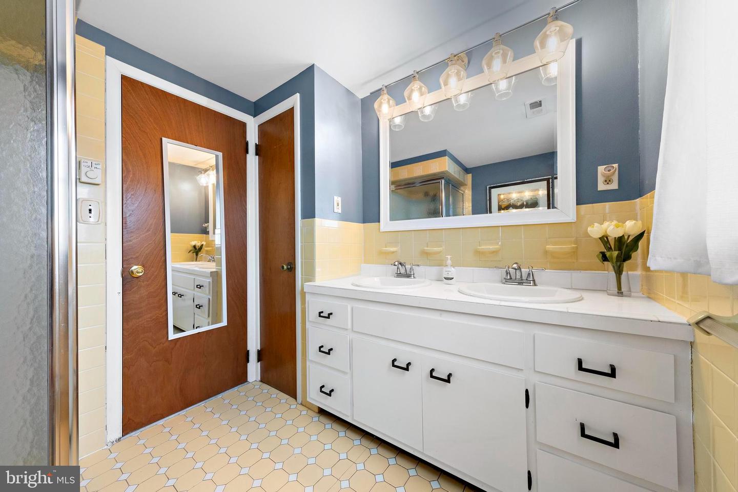 Surf City, New Jersey, 08008, United States, 4 Bedrooms Bedrooms, ,2 BathroomsBathrooms,Residential,Active,1941334