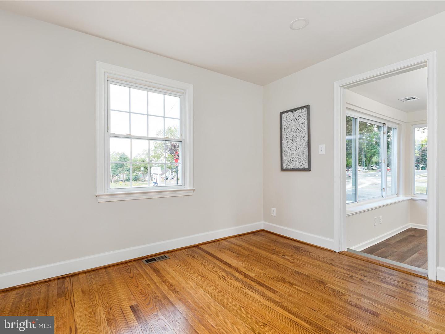 Arlington, Virginia, 22205, United States, 4 Bedrooms Bedrooms, ,4 BathroomsBathrooms,Residential,Active,1936390