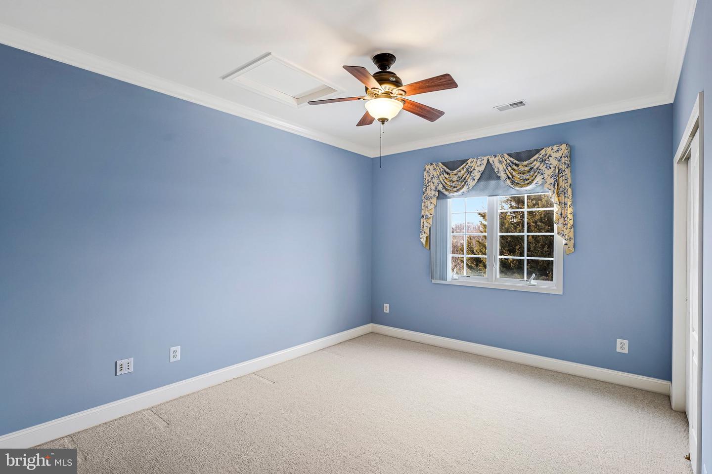 Leesburg, Virginia, 20175, United States, 5 Bedrooms Bedrooms, ,5 BathroomsBathrooms,Residential,Active,2021689
