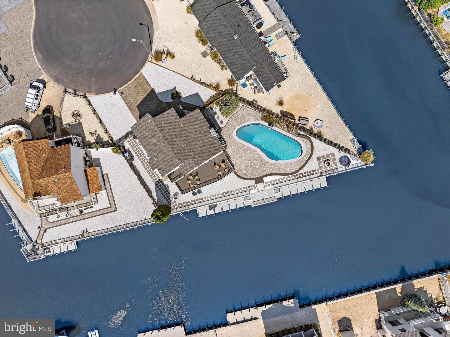 Manahawkin, New Jersey, 08050, United States, 4 Bedrooms Bedrooms, ,3 BathroomsBathrooms,Residential,Active,1885030