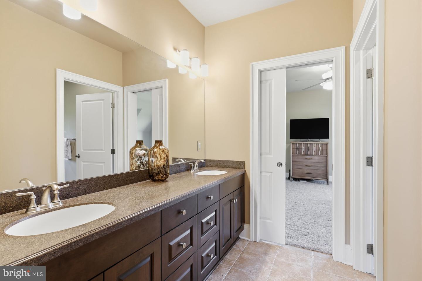 Perched at the pinnacle of an exclusive Upper Makefield Township encla – image 40