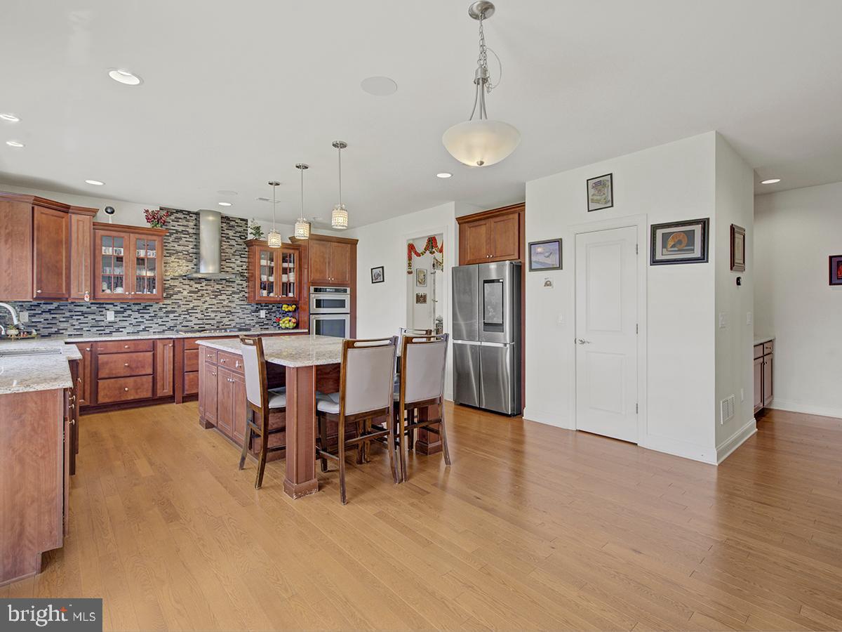 Monmouth Junction, New Jersey, 08852, United States, 5 Bedrooms Bedrooms, ,6 BathroomsBathrooms,Residential,Active,1820314