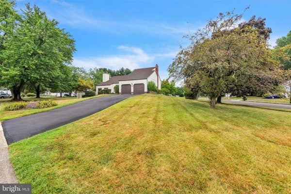 43 BUCKS MEADOW LN, NEWTOWN, PA 18940, photo 2 of 46