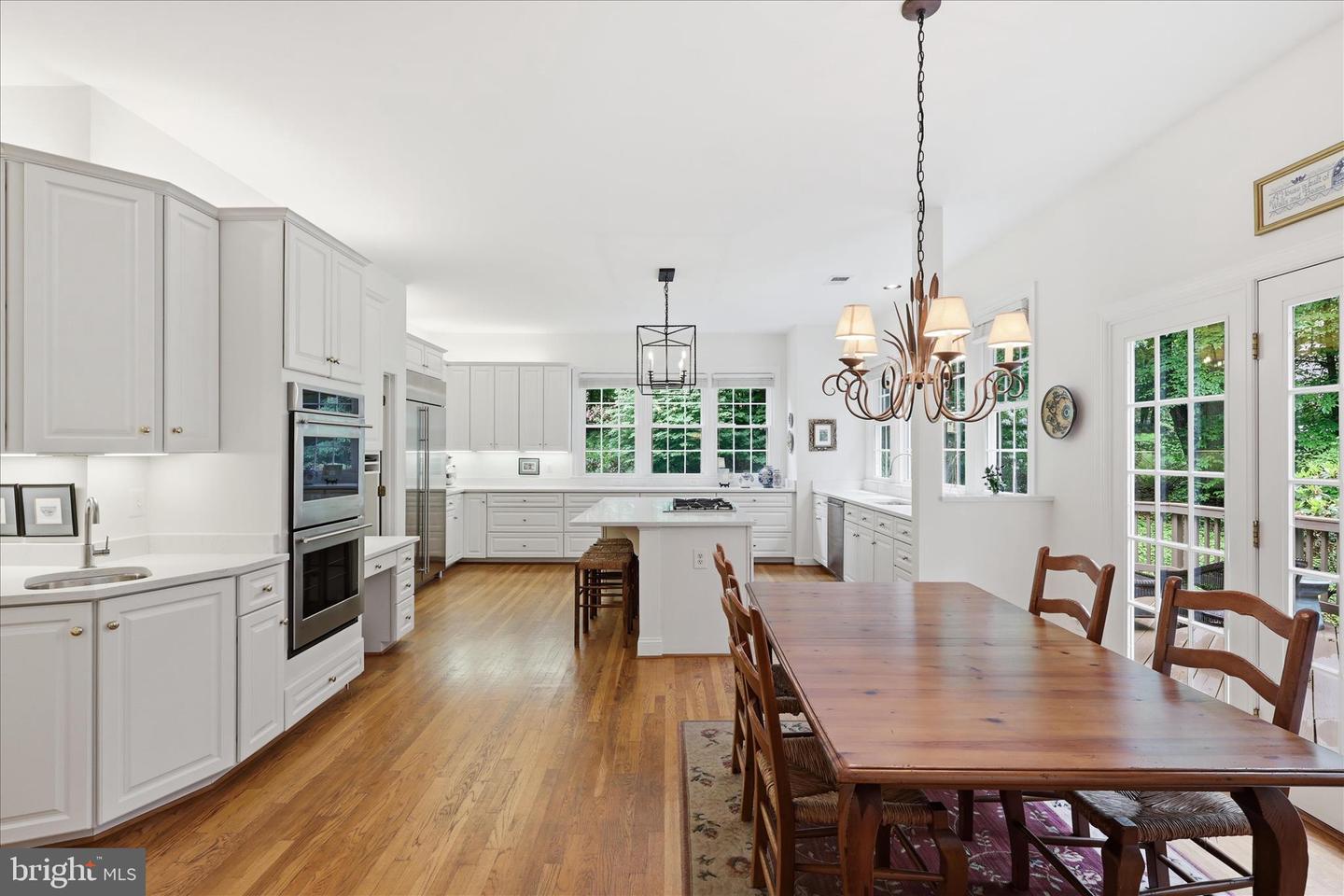 Oakton, Virginia, 22124, United States, 5 Bedrooms Bedrooms, ,5 BathroomsBathrooms,Residential,Pending,2045766