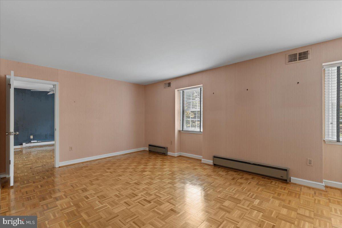 Great Falls, Virginia, 22066, United States, 5 Bedrooms Bedrooms, ,3 BathroomsBathrooms,Residential,Active,1941376