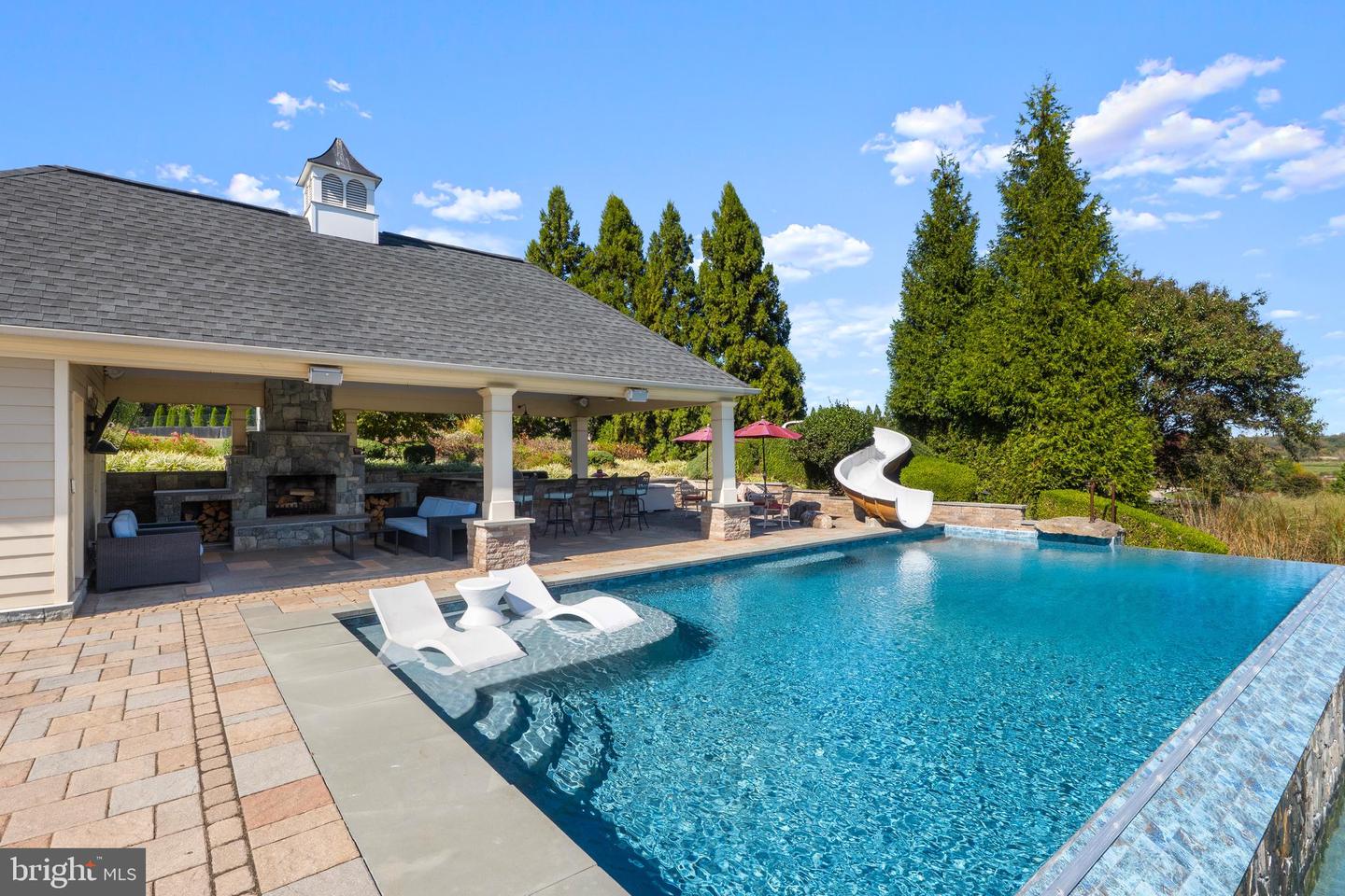 Leesburg, Virginia, 20175, United States, 5 Bedrooms Bedrooms, ,6 BathroomsBathrooms,Residential,Active,1987213