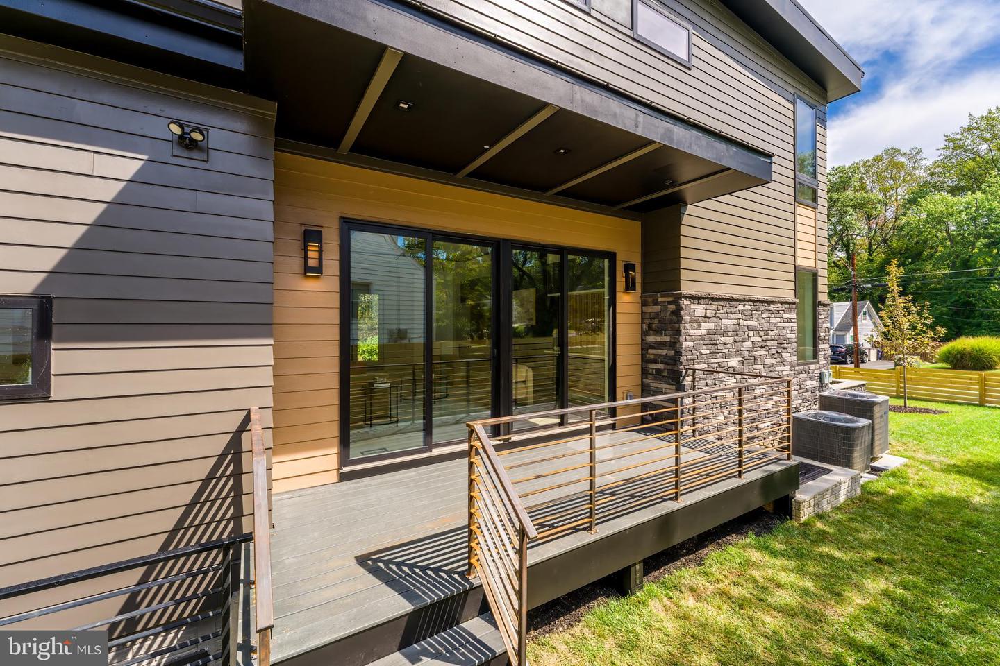 Falls Church, Virginia, 22042, United States, 6 Bedrooms Bedrooms, ,6 BathroomsBathrooms,Residential,Active,1989772