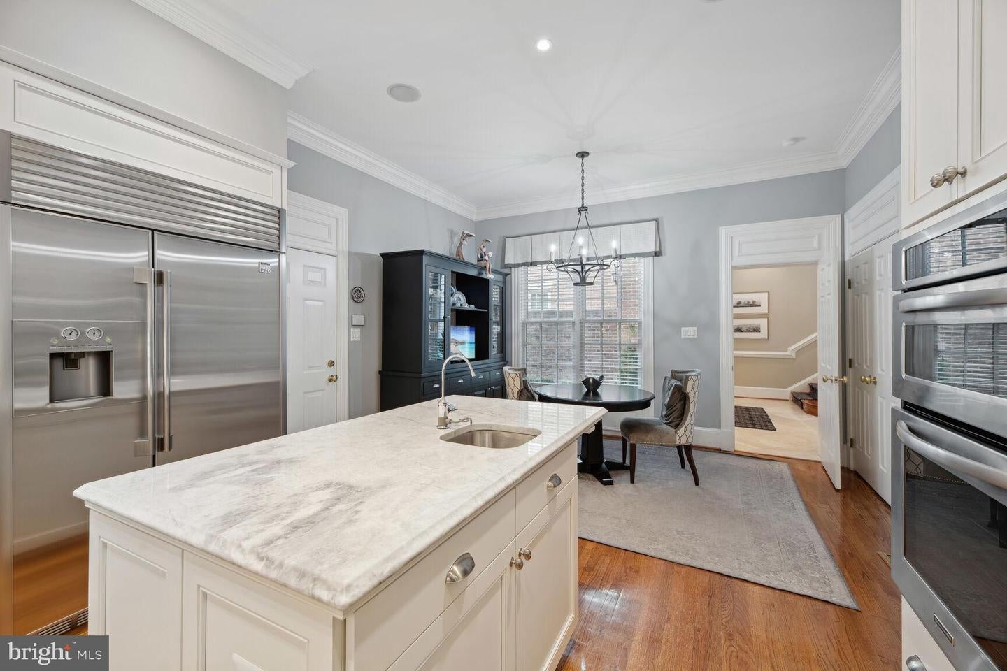 Mclean, Virginia, 22101, United States, 3 Bedrooms Bedrooms, ,6 BathroomsBathrooms,Residential,Contingent,1894225