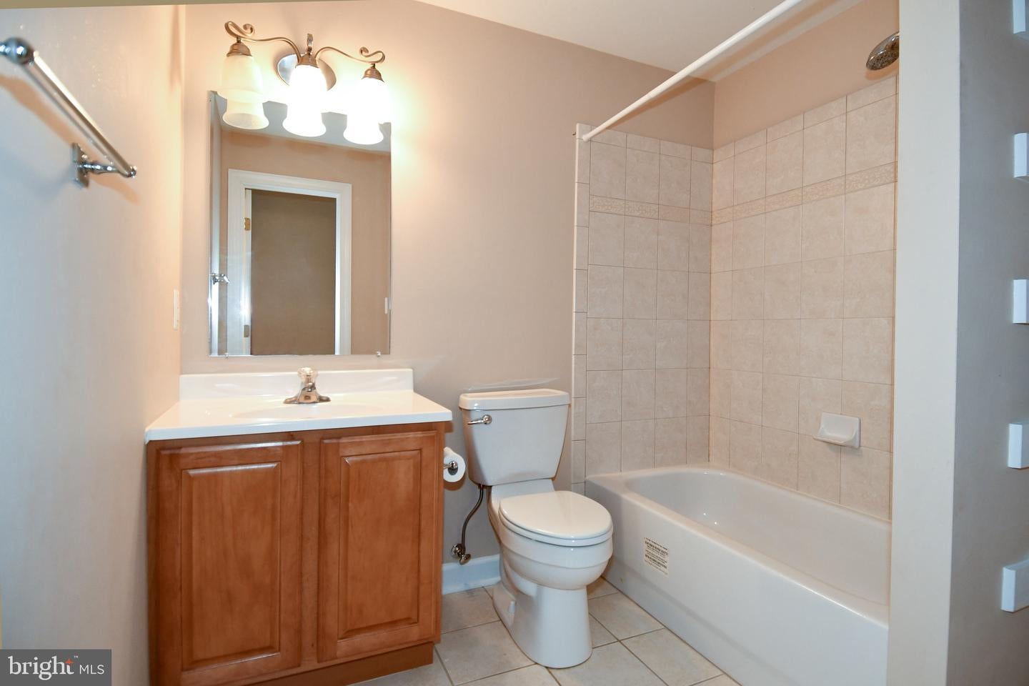Ashburn, Virginia, 20147, United States, 6 Bedrooms Bedrooms, ,5 BathroomsBathrooms,Residential,Active,1914776