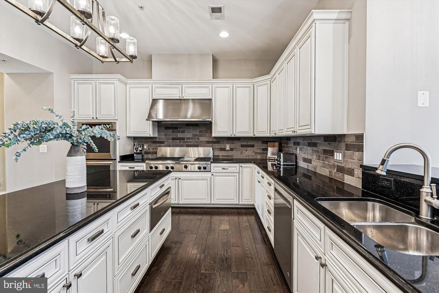 Leesburg, Virginia, 20175, United States, 5 Bedrooms Bedrooms, ,6 BathroomsBathrooms,Residential,Active,1987213