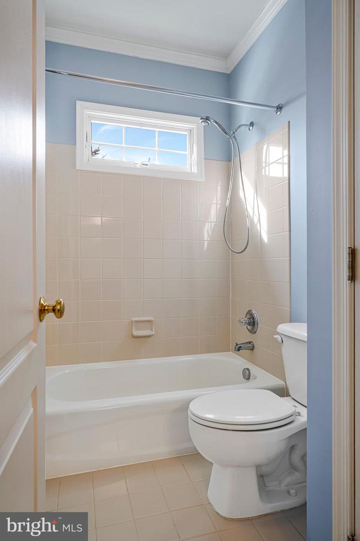 Leesburg, Virginia, 20175, United States, 5 Bedrooms Bedrooms, ,5 BathroomsBathrooms,Residential,Active,2021689