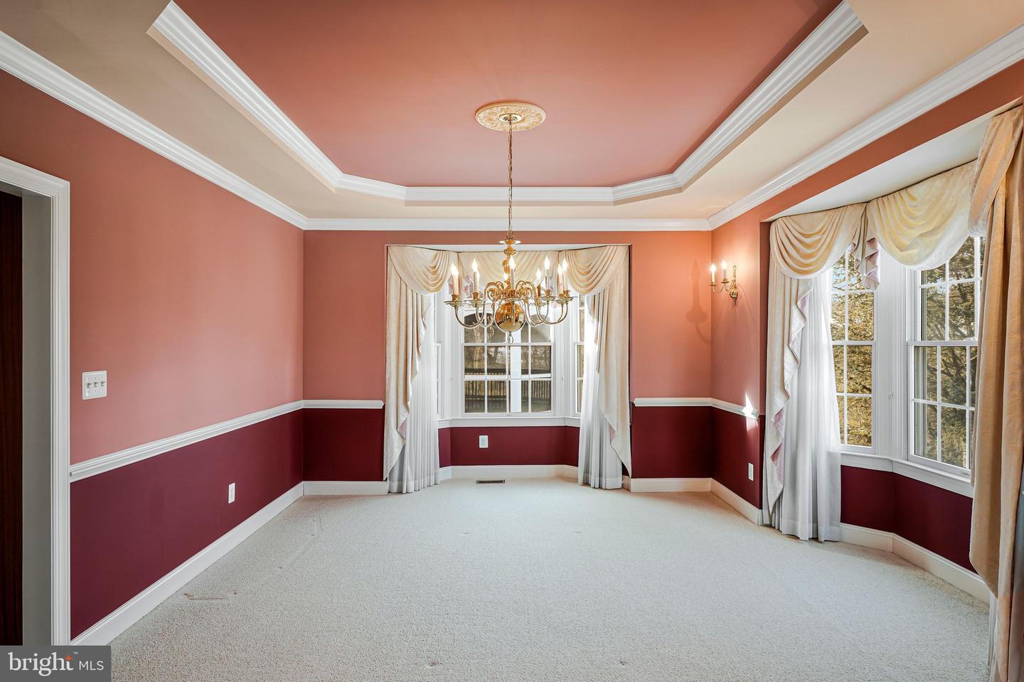 Leesburg, Virginia, 20175, United States, 5 Bedrooms Bedrooms, ,5 BathroomsBathrooms,Residential,Active,2021689