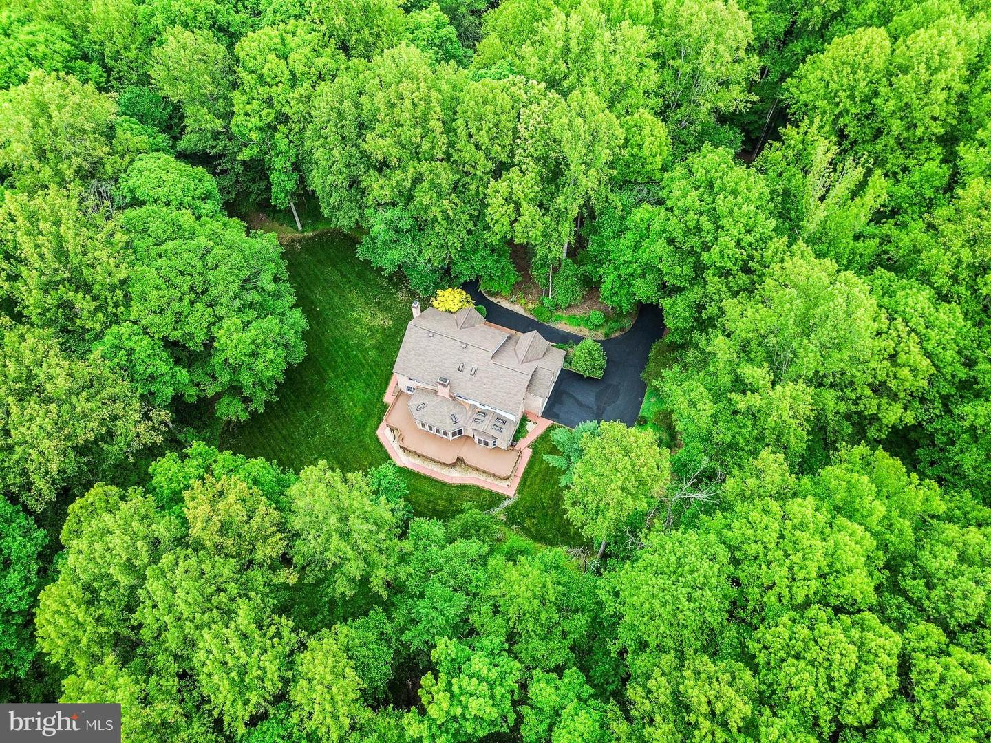 Clifton, Virginia, 20124, United States, 5 Bedrooms Bedrooms, ,6 BathroomsBathrooms,Residential,Active,2025639