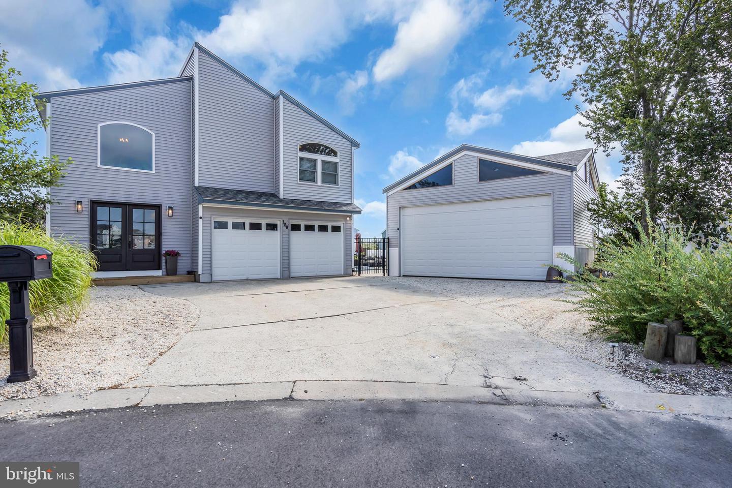 Manahawkin, New Jersey, 08050, United States, 4 Bedrooms Bedrooms, ,2 BathroomsBathrooms,Residential,Active,1919073