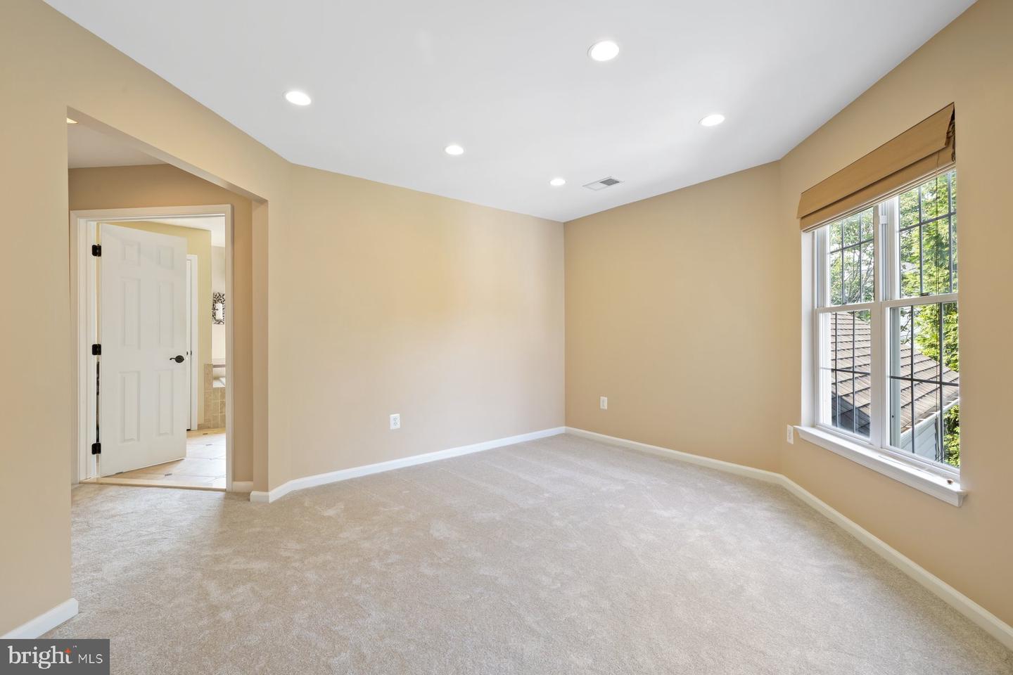 Rockville, Maryland, 20850, United States, 5 Bedrooms Bedrooms, ,6 BathroomsBathrooms,Residential,Active,1941388