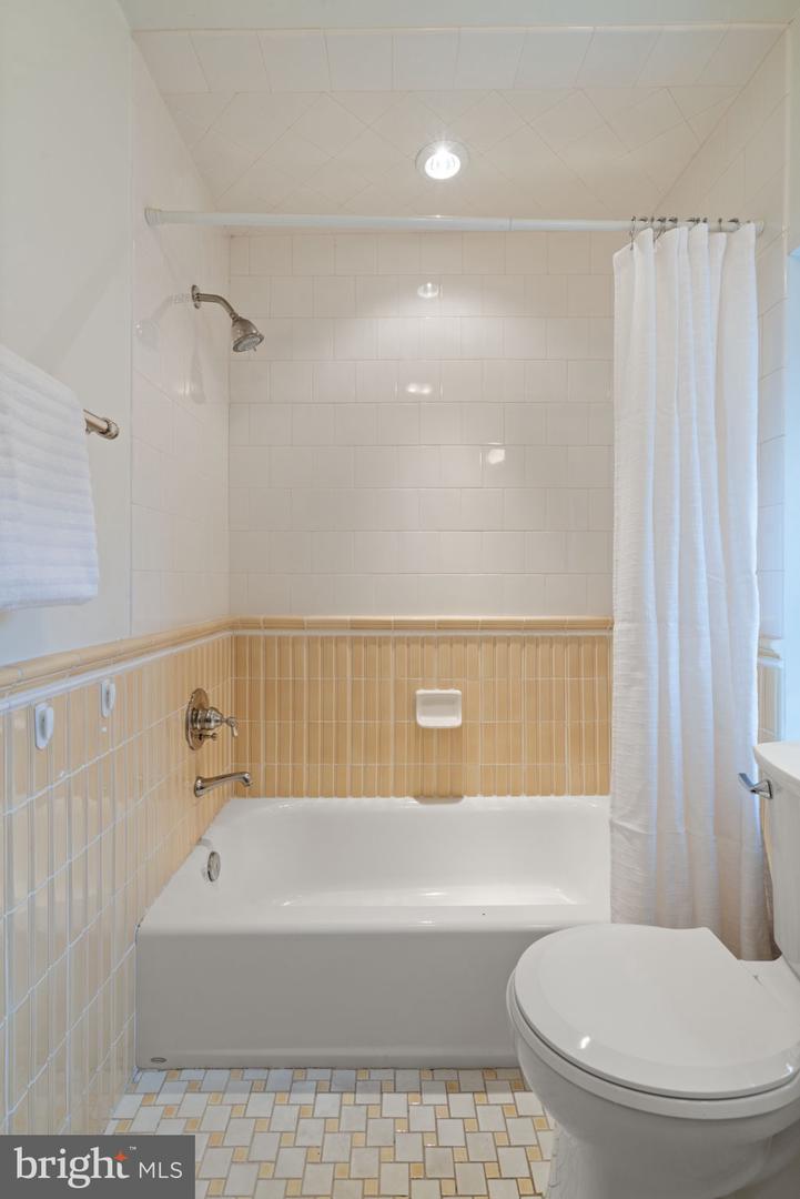 Leesburg, Virginia, 20175, United States, 4 Bedrooms Bedrooms, ,5 BathroomsBathrooms,Residential,Active,2011862