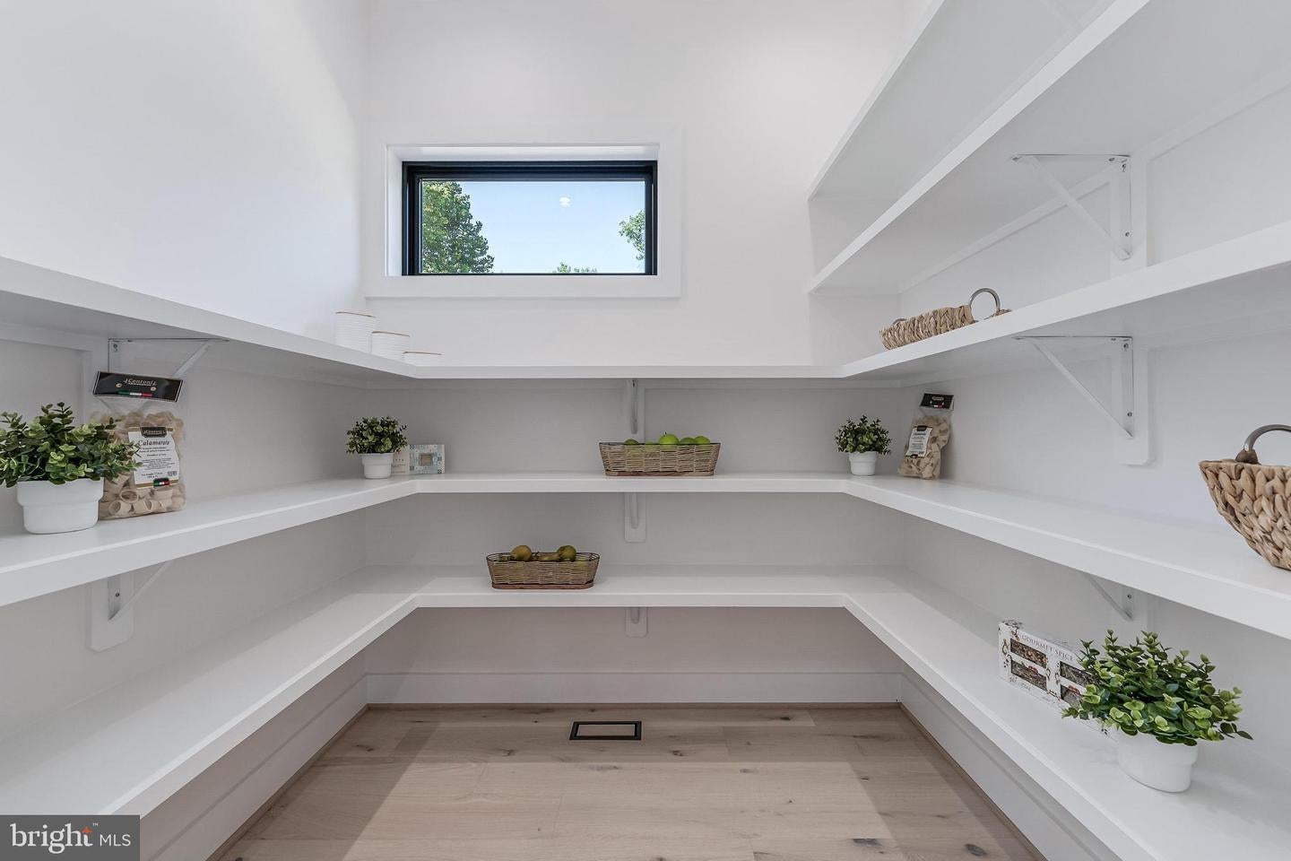 Falls Church, Virginia, 22042, United States, 6 Bedrooms Bedrooms, ,6 BathroomsBathrooms,Residential,Active,2011212