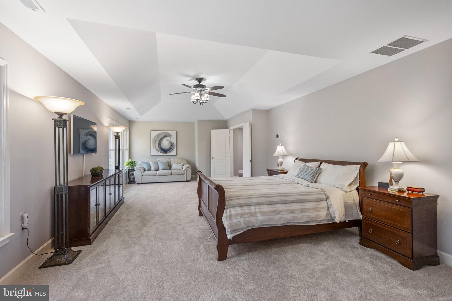 Poolesville, Maryland, 20837, United States, 4 Bedrooms Bedrooms, ,5 BathroomsBathrooms,Residential,Active,2052019
