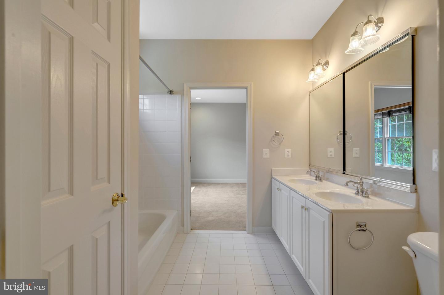 Haymarket, Virginia, 20169, United States, 5 Bedrooms Bedrooms, ,5 BathroomsBathrooms,Residential,Pending,2031766