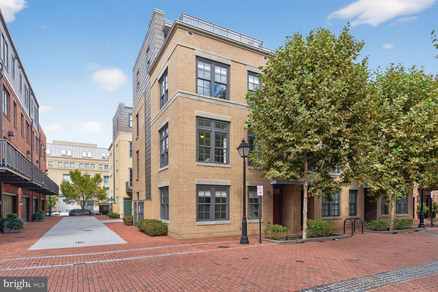 Alexandria, Virginia, 22314, United States, 4 Bedrooms Bedrooms, ,5 BathroomsBathrooms,Residential,Active,1959984