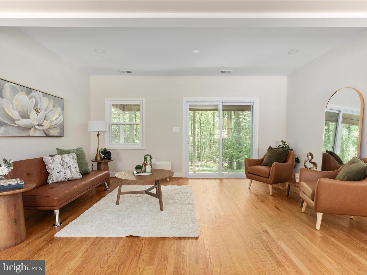 Clifton, Virginia, 20124, United States, 5 Bedrooms Bedrooms, ,5 BathroomsBathrooms,Residential,Active,1998598