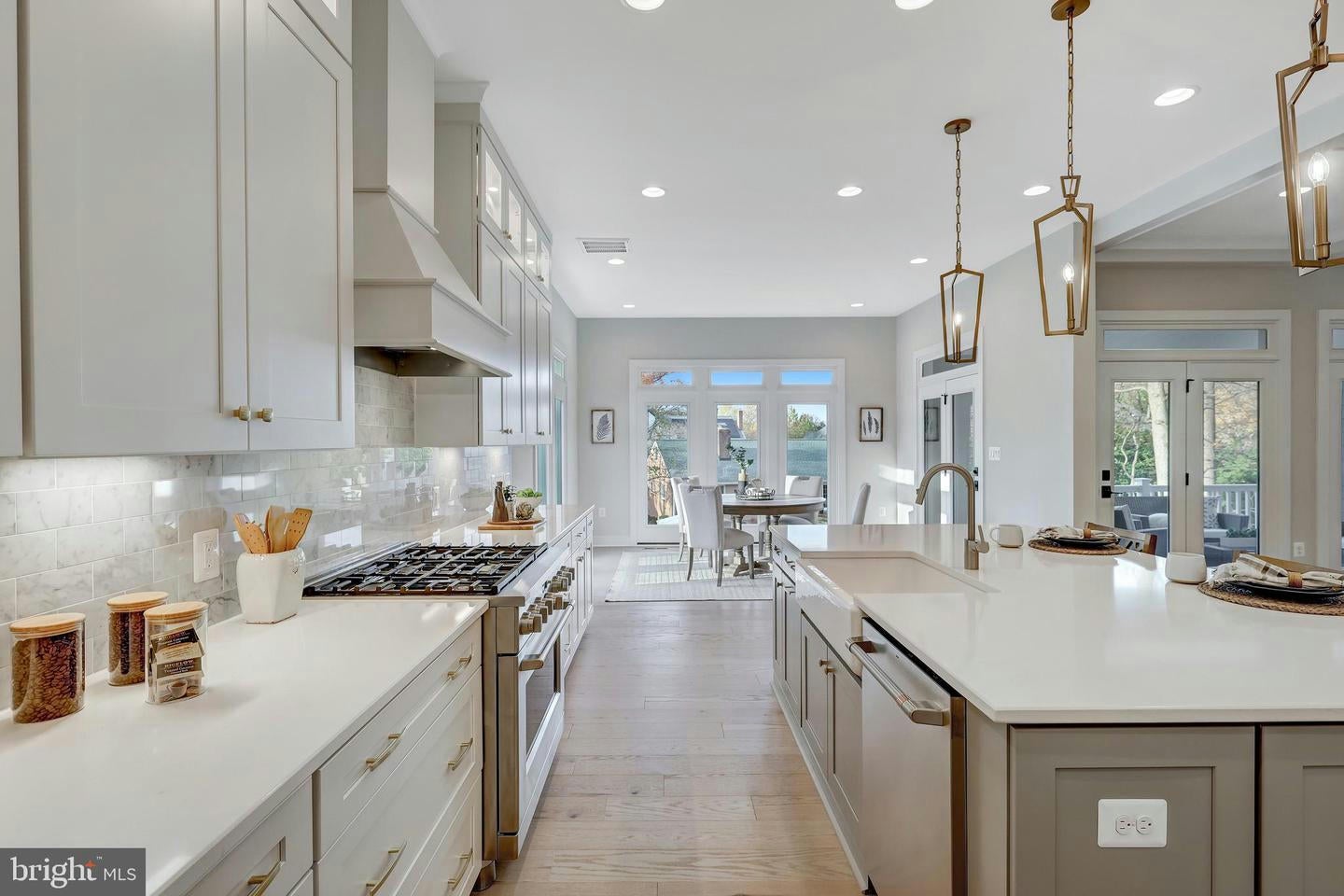 Arlington, Virginia, 22207, United States, ,Residential,Pending,1702157