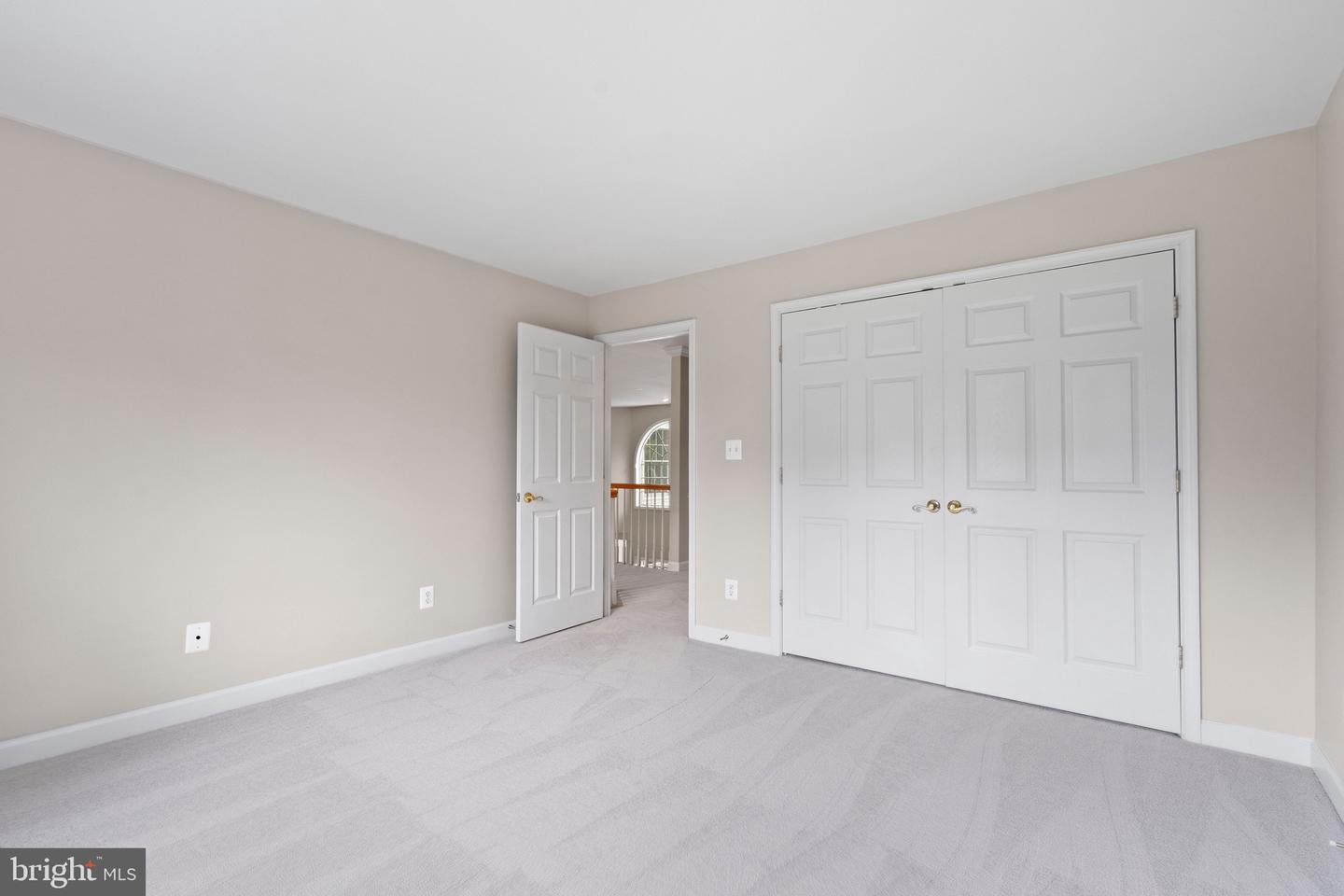 Oakton, Virginia, 22124, United States, 5 Bedrooms Bedrooms, ,5 BathroomsBathrooms,Residential,Active,1926902