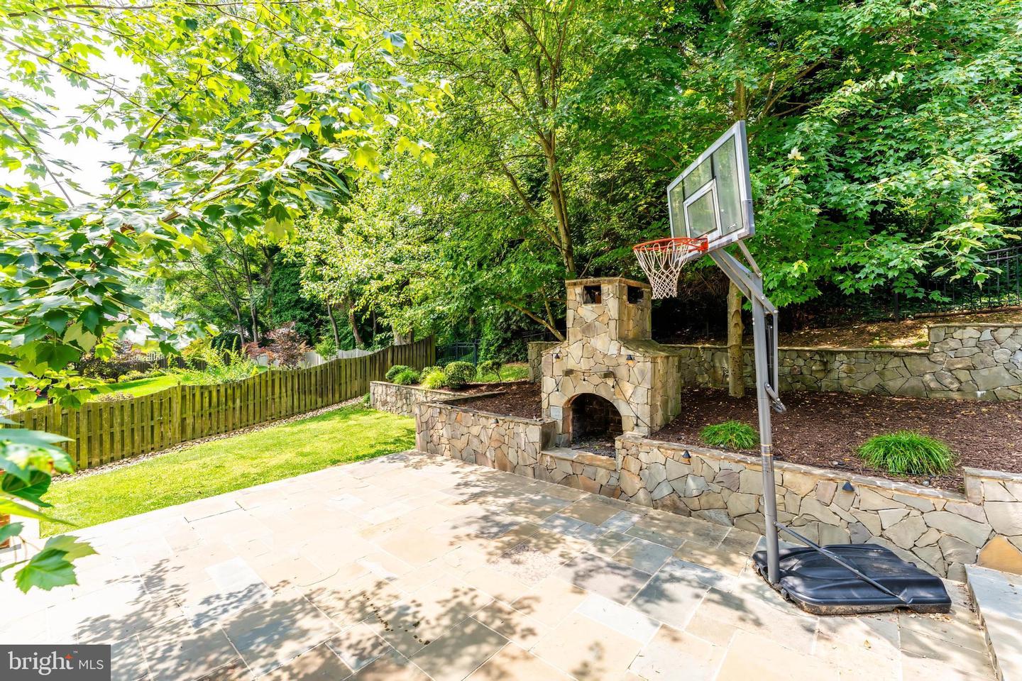 Alexandria, Virginia, 22307, United States, 5 Bedrooms Bedrooms, ,5 BathroomsBathrooms,Residential,Active,1945214