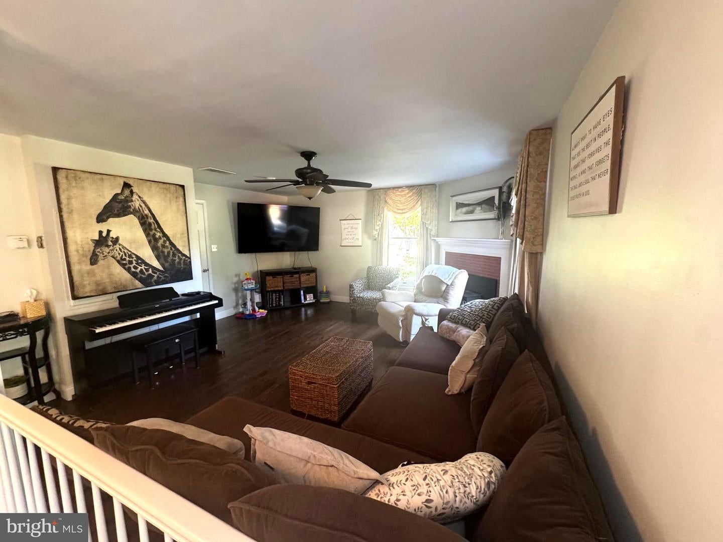 Delanco, New Jersey, 08075, United States, 5 Bedrooms Bedrooms, ,3 BathroomsBathrooms,Residential,Active,1914605