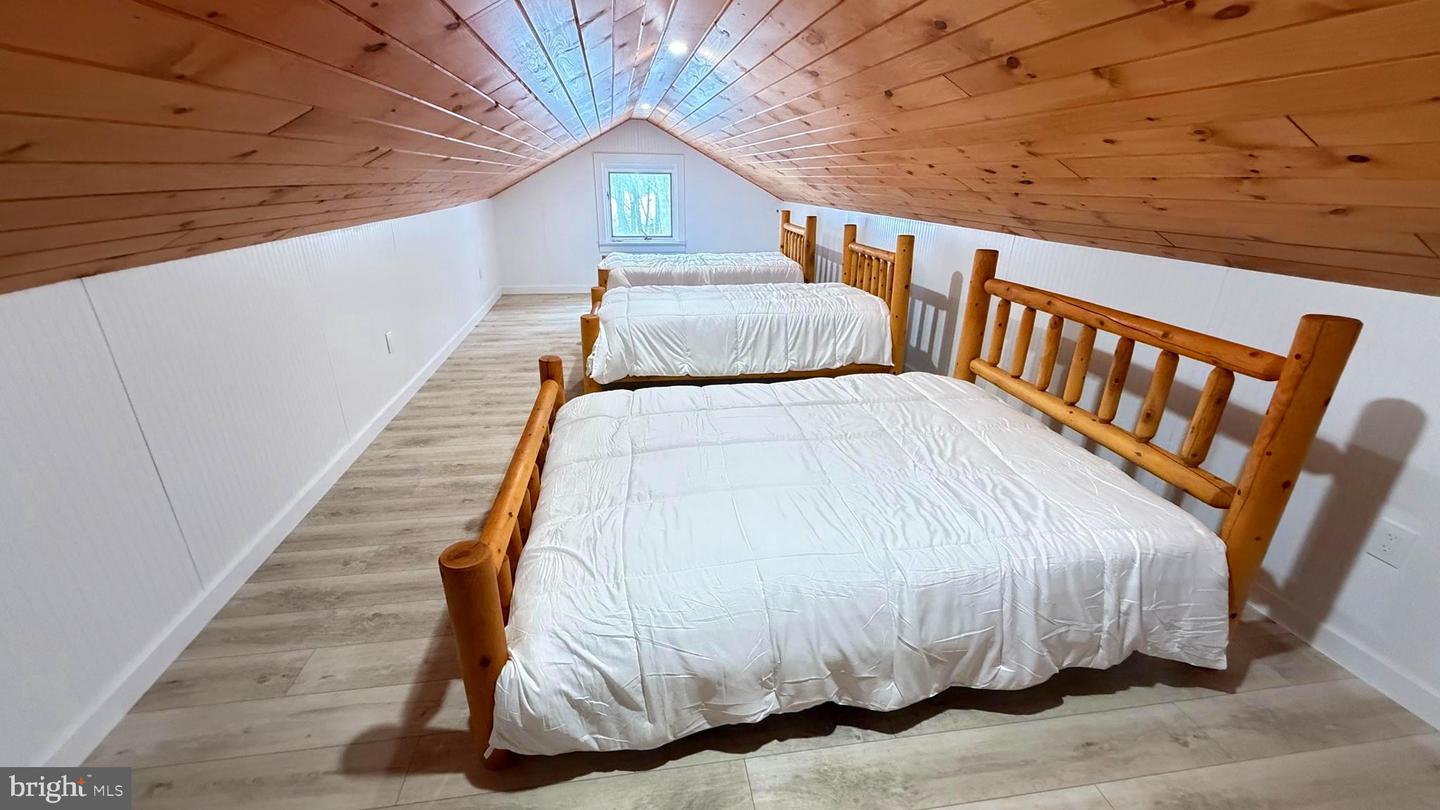 Lakeville, Pennsylvania, 18438, United States, 4 Bedrooms Bedrooms, ,2 BathroomsBathrooms,Residential,Active,2007650