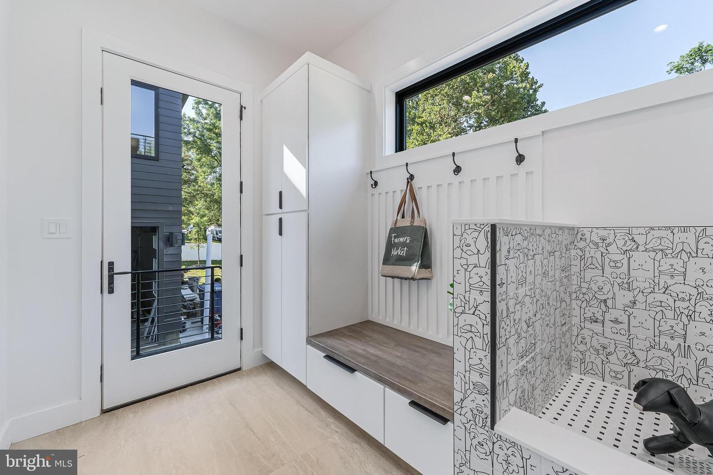 Falls Church, Virginia, 22042, United States, 6 Bedrooms Bedrooms, ,6 BathroomsBathrooms,Residential,Active,1989772