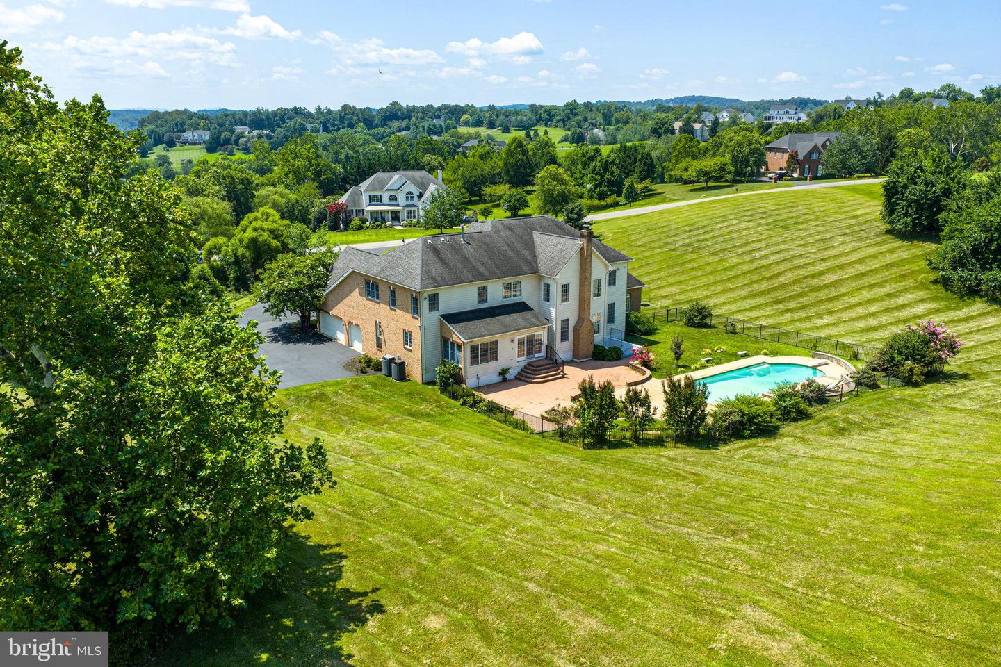 Leesburg, Virginia, 20175, United States, 4 Bedrooms Bedrooms, ,5 BathroomsBathrooms,Residential,Active,1894598