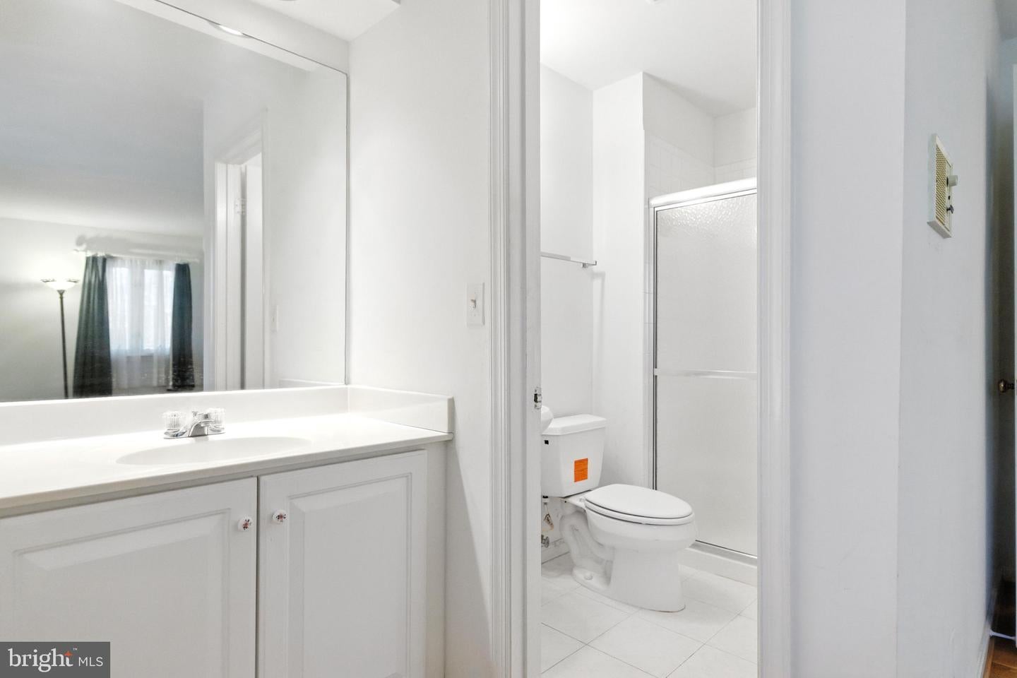 Mclean, Virginia, 22101, United States, 5 Bedrooms Bedrooms, ,3 BathroomsBathrooms,Residential,Active,1929396