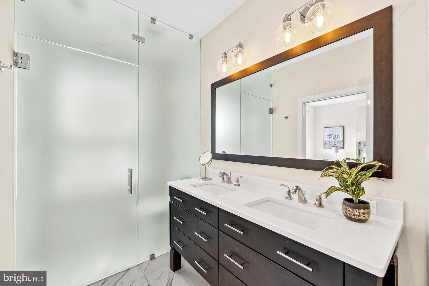 Alexandria, Virginia, 22314, United States, 3 Bedrooms Bedrooms, ,4 BathroomsBathrooms,Residential,Active,1933713