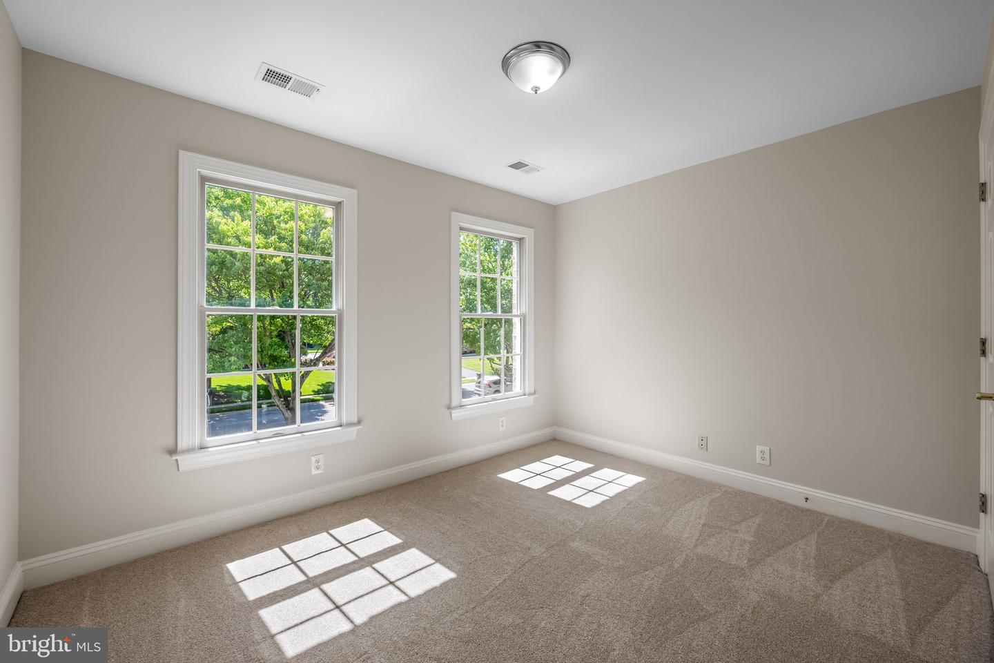 Ellicott City, Maryland, 21042, United States, 5 Bedrooms Bedrooms, ,5 BathroomsBathrooms,Residential,Pending,2045798