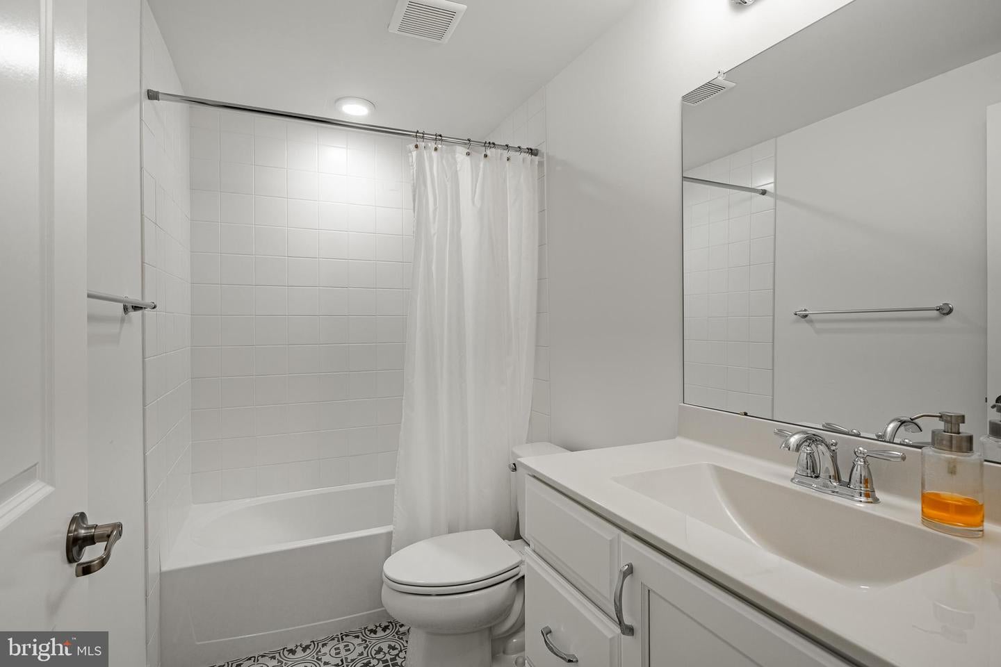 Malvern, Pennsylvania, 19355, United States, 5 Bedrooms Bedrooms, ,6 BathroomsBathrooms,Residential,Pending,2007092