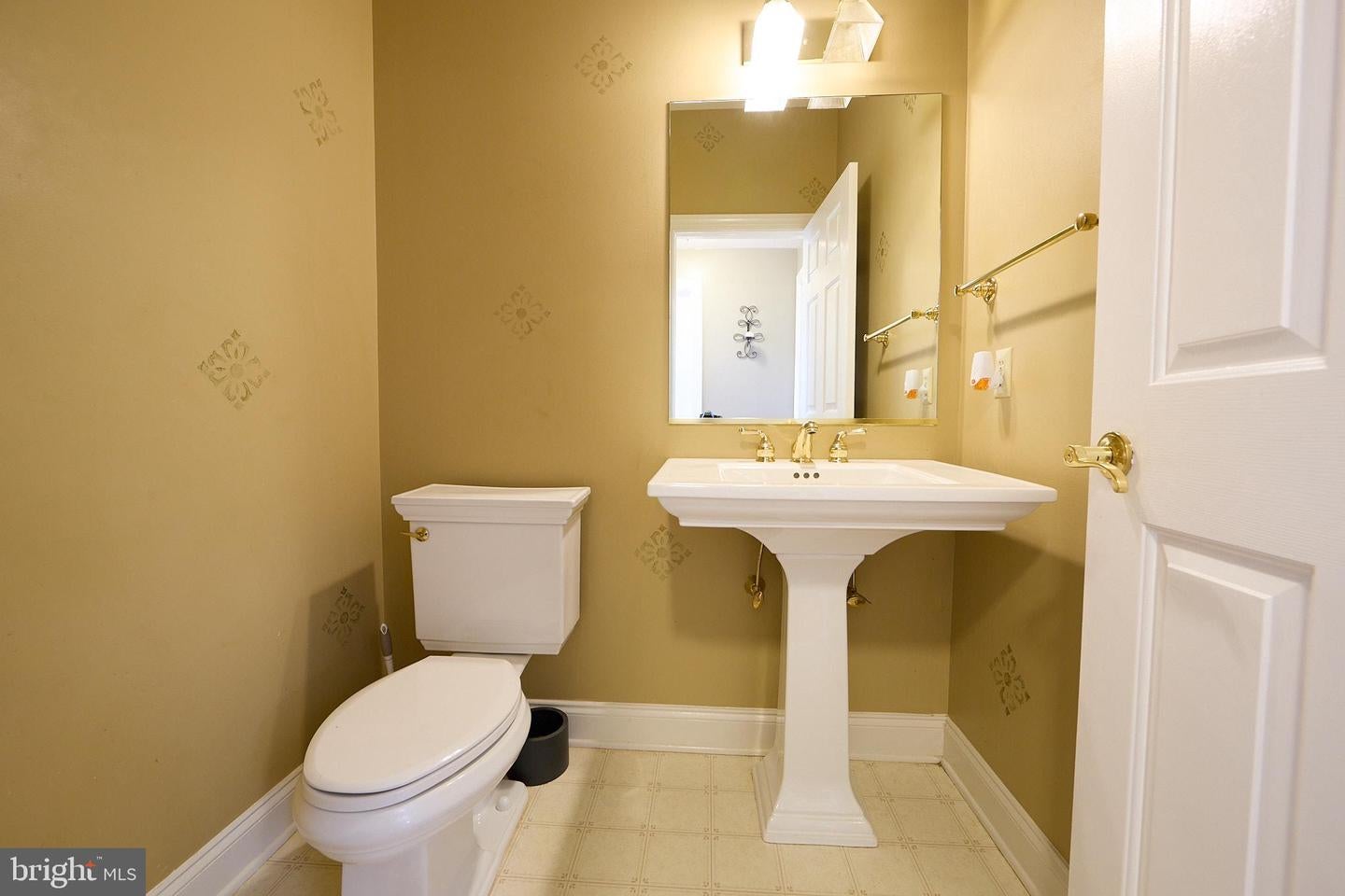 Blue Bell, Pennsylvania, 19422, United States, 4 Bedrooms Bedrooms, ,6 BathroomsBathrooms,Residential,Active,2008012