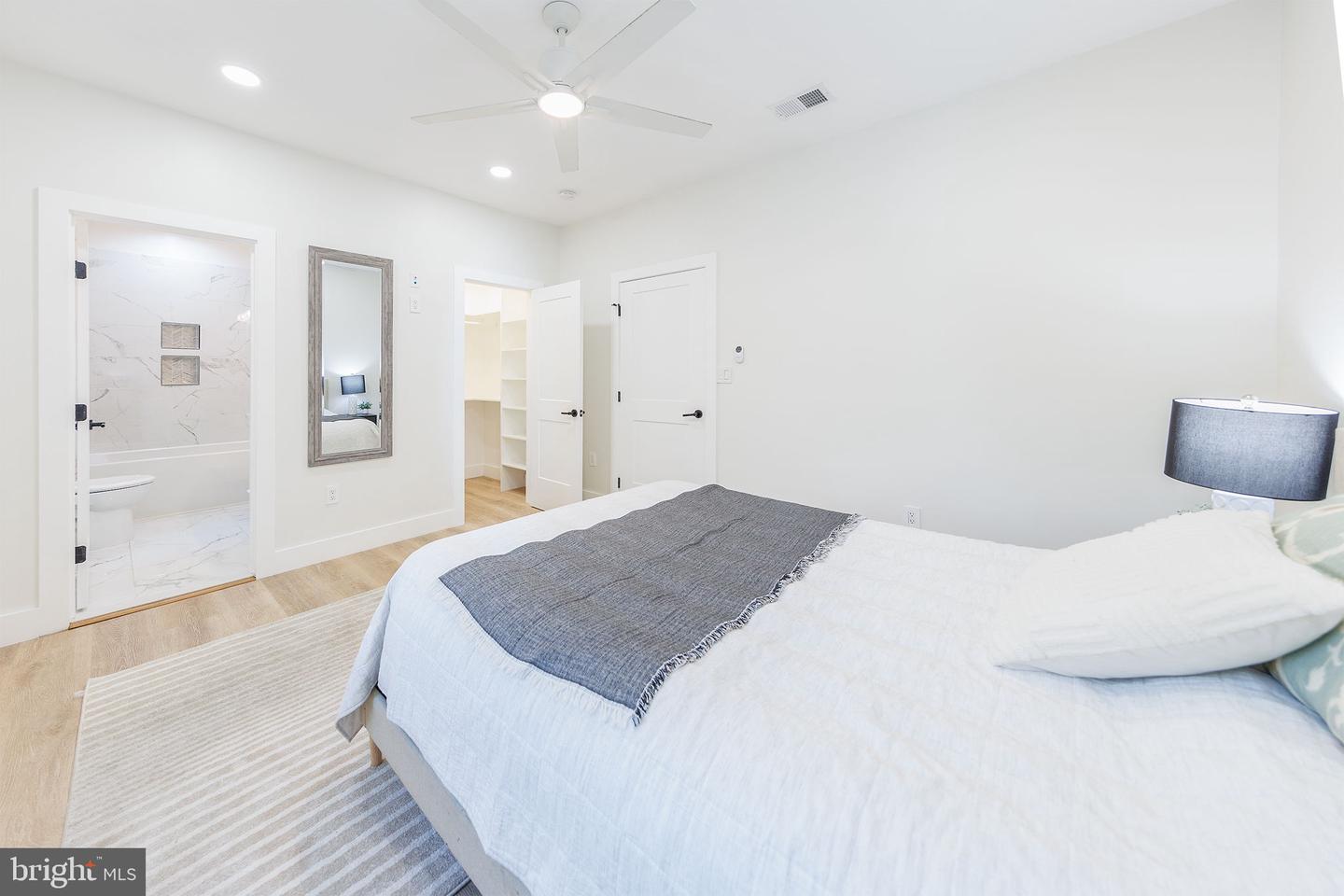 Washington, District Of Columbia, 20018, United States, 6 Bedrooms Bedrooms, ,5 BathroomsBathrooms,Residential,Active,1964489