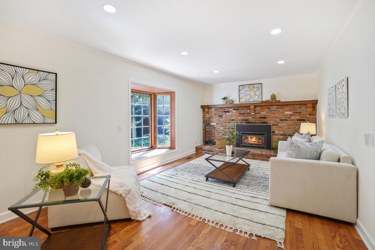 Potomac, Maryland, 20854, United States, 4 Bedrooms Bedrooms, ,3 BathroomsBathrooms,Residential,Active,1889030