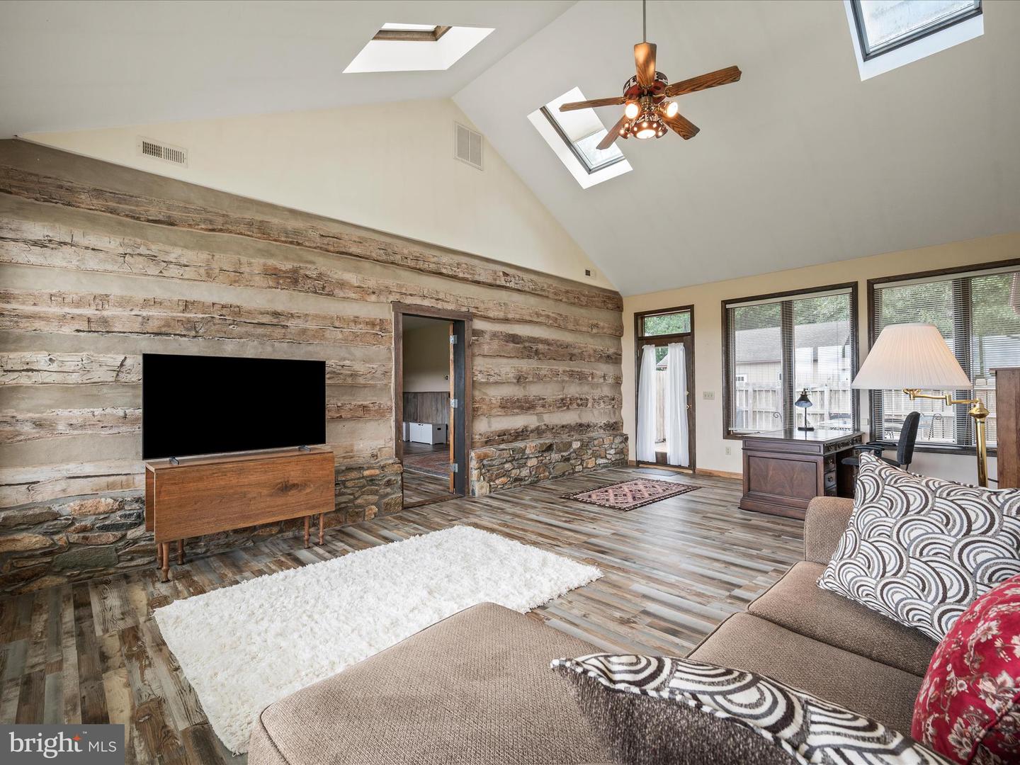 Berryville, Virginia, 22611, United States, 4 Bedrooms Bedrooms, ,3 BathroomsBathrooms,Residential,Active,1884871