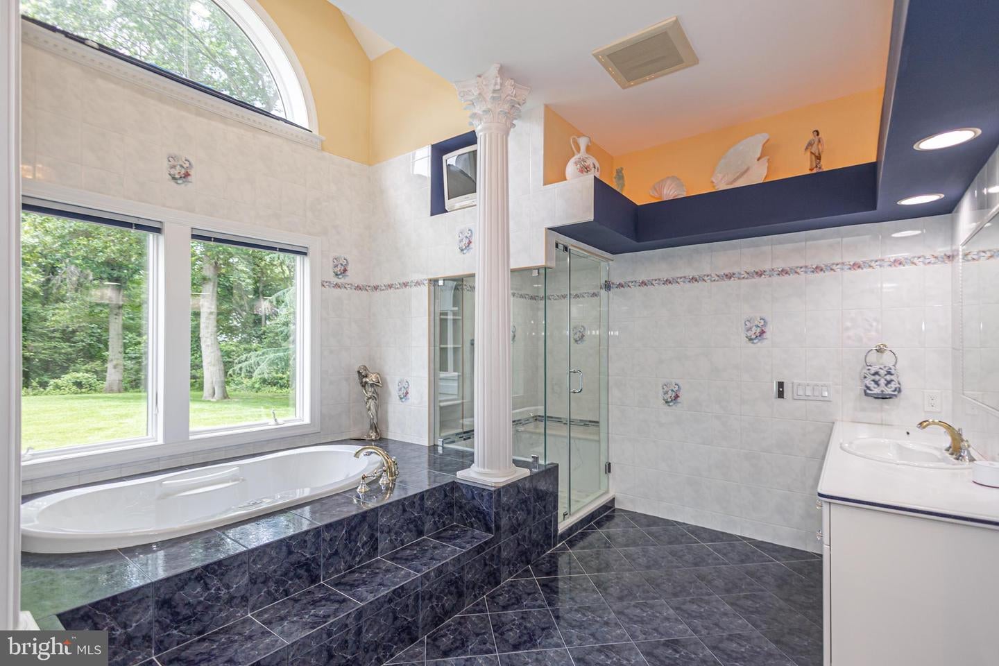 Moorestown, New Jersey, 08057, United States, 5 Bedrooms Bedrooms, ,7 BathroomsBathrooms,Residential,Active,1889333