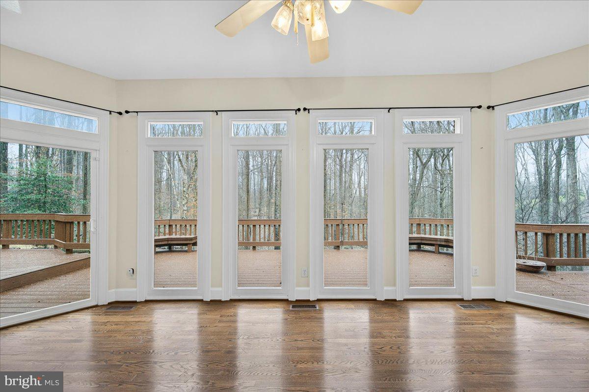 Clifton, Virginia, 20124, United States, 5 Bedrooms Bedrooms, ,6 BathroomsBathrooms,Residential,Active,2025639