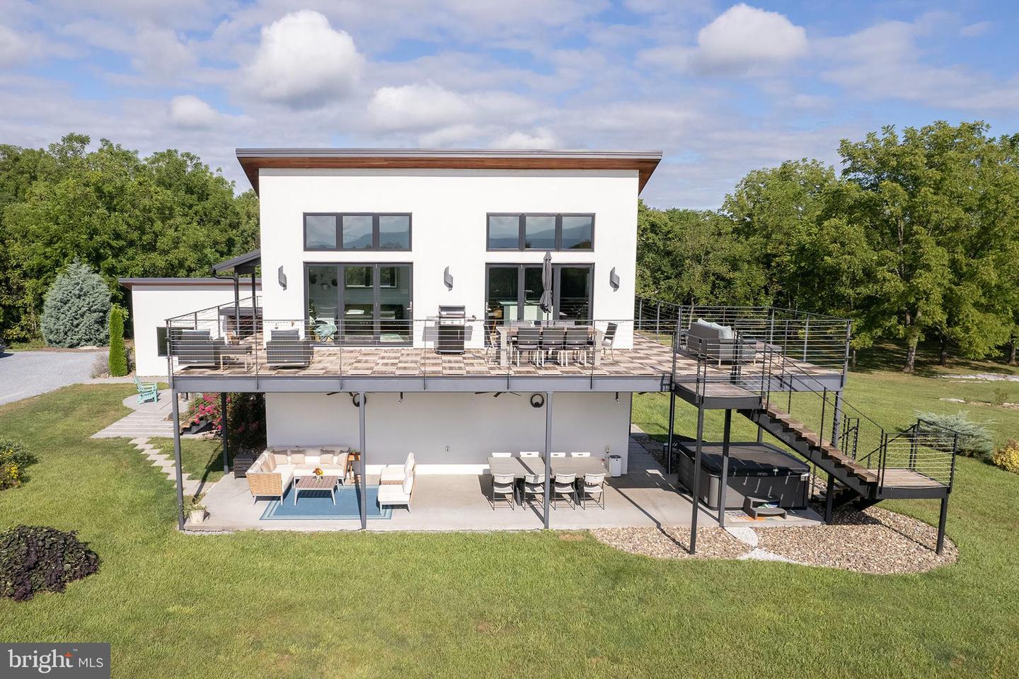 Berryville, Virginia, 22611, United States, 4 Bedrooms Bedrooms, ,4 BathroomsBathrooms,Residential,Active,1945547