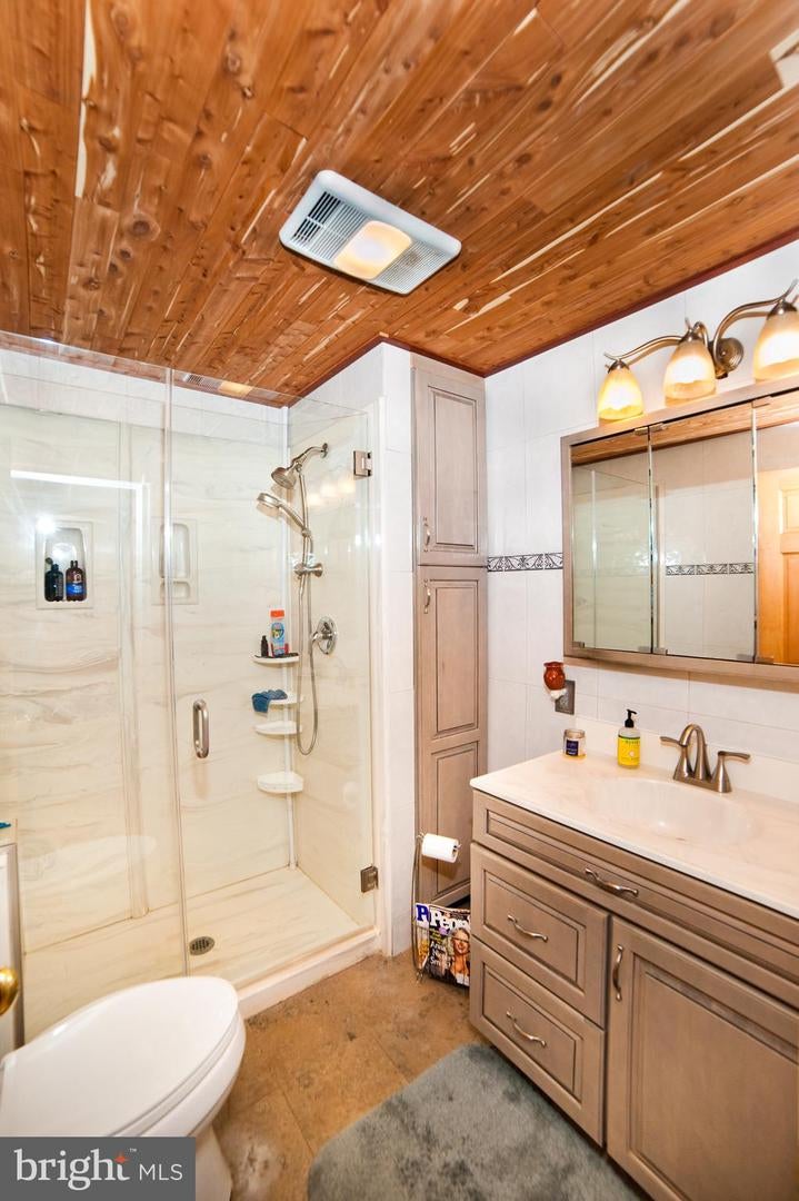 Martinsburg, West Virginia, 25404, United States, 5 Bedrooms Bedrooms, ,3 BathroomsBathrooms,Residential,Active,1936417